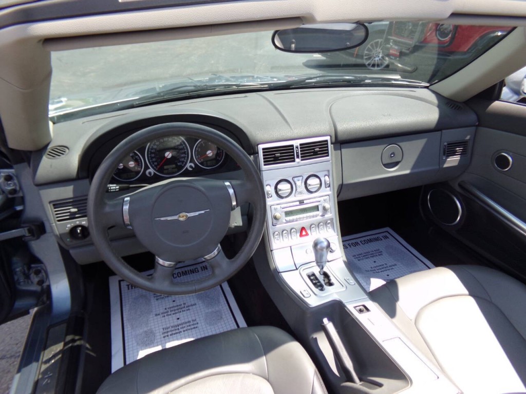 2005 Chrysler Crossfire Image 13