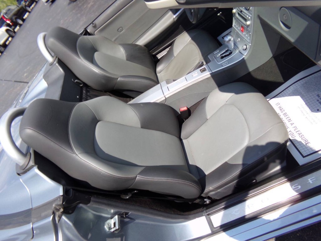 2005 Chrysler Crossfire Image 16