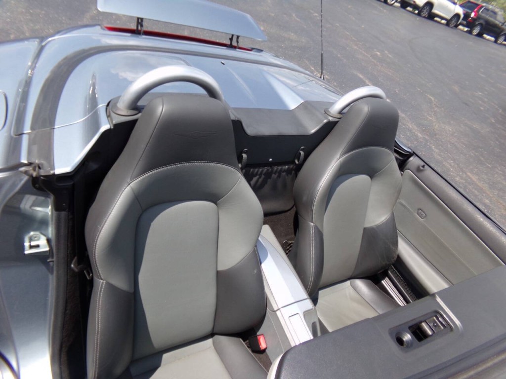 2005 Chrysler Crossfire Image 17