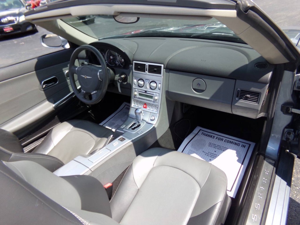 2005 Chrysler Crossfire Image 18