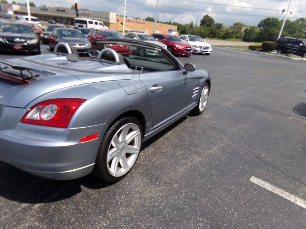 2005 Chrysler Crossfire Image 33