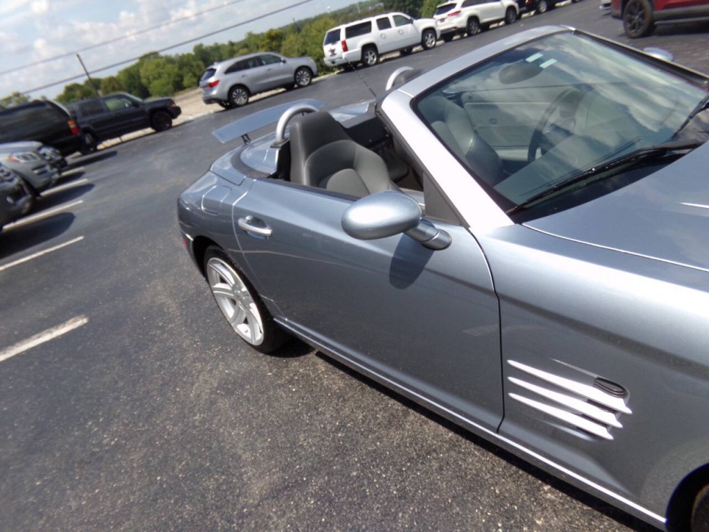 2005 Chrysler Crossfire Image 35