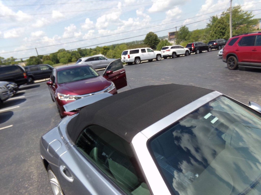 2005 Chrysler Crossfire Image 44