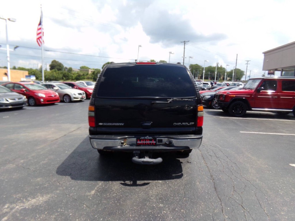 2005 Chevrolet Suburban Image 8