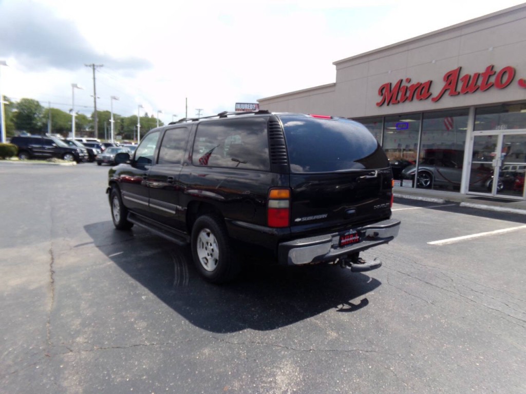 2005 Chevrolet Suburban Image 9