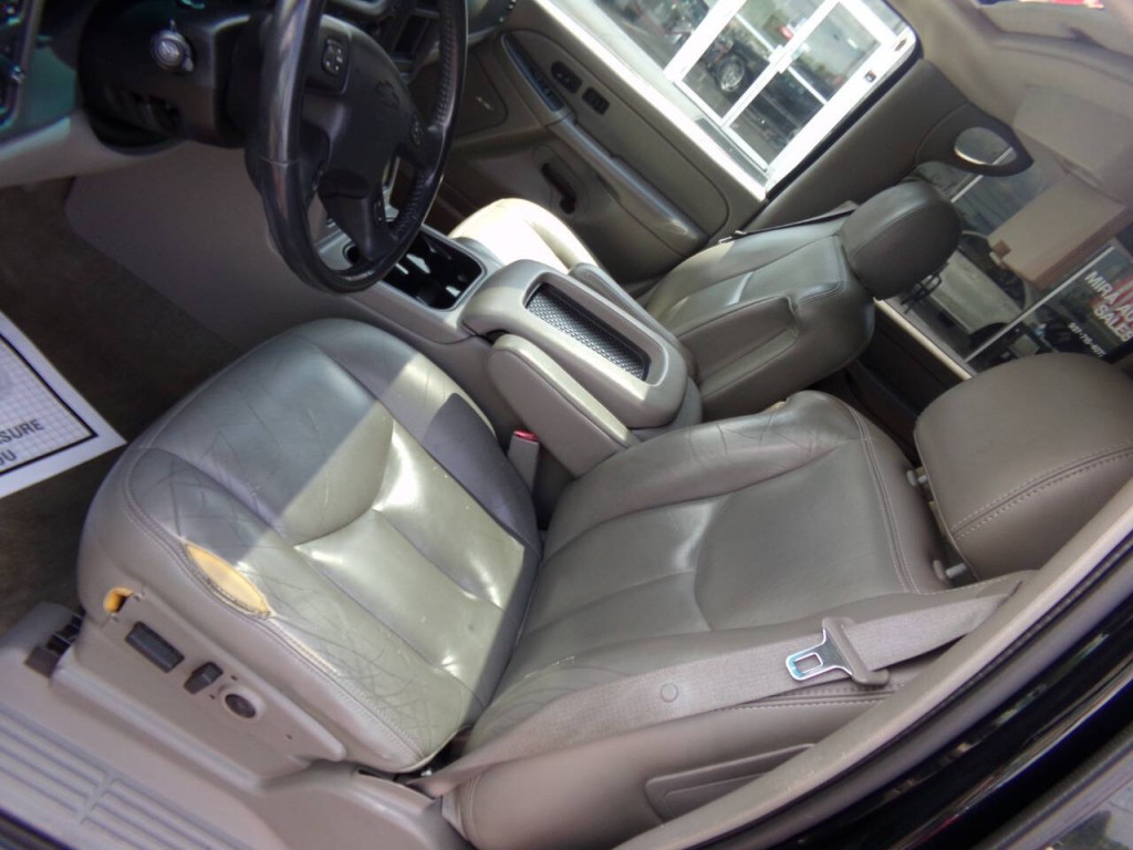 2005 Chevrolet Suburban Image 13