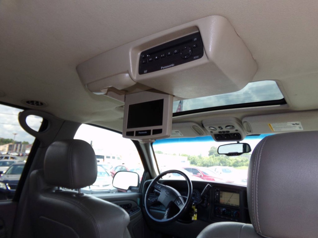 2005 Chevrolet Suburban Image 27