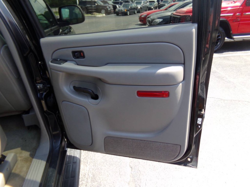 2005 Chevrolet Suburban Image 29