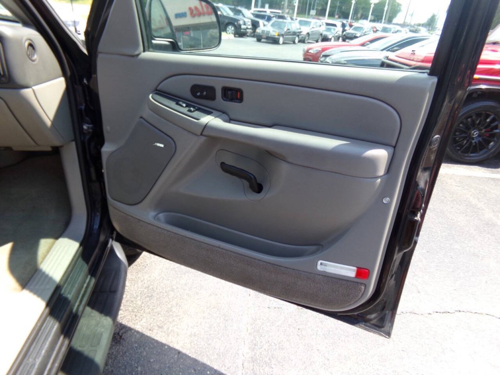 2005 Chevrolet Suburban Image 33