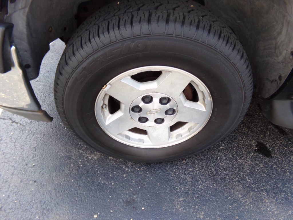 2005 Chevrolet Suburban Image 41