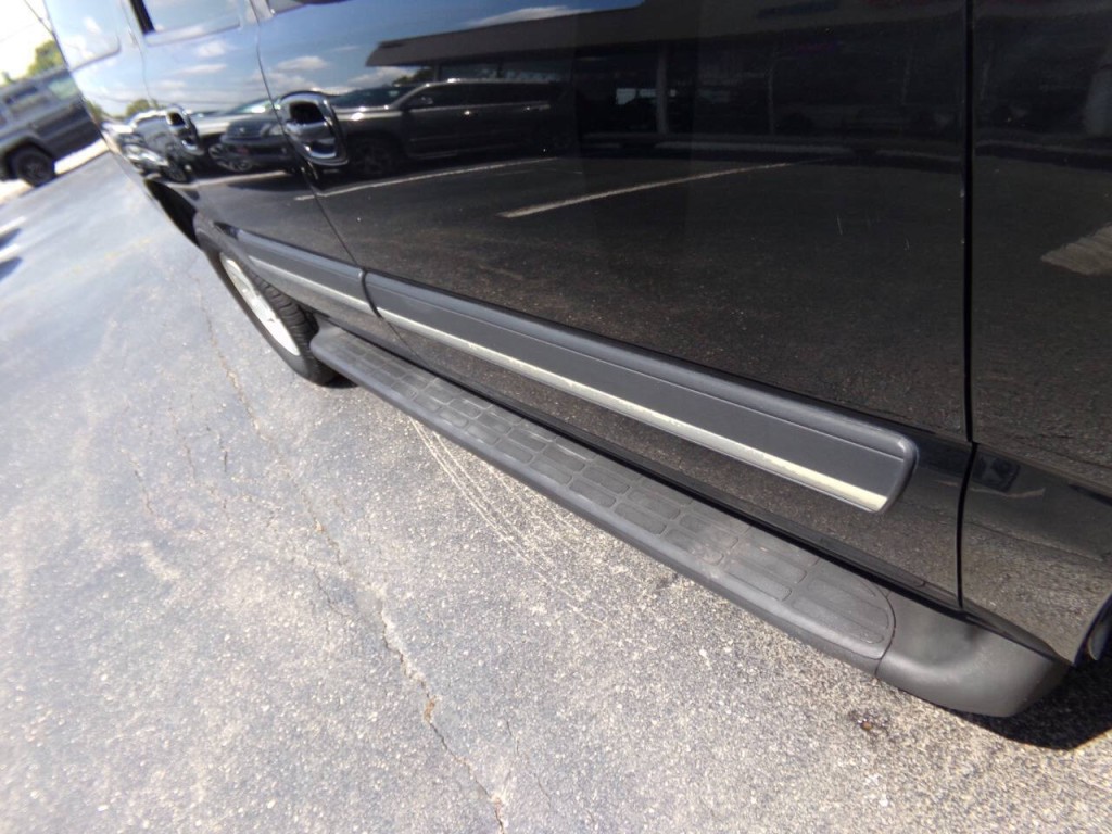 2005 Chevrolet Suburban Image 50
