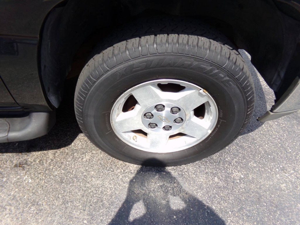 2005 Chevrolet Suburban Image 52
