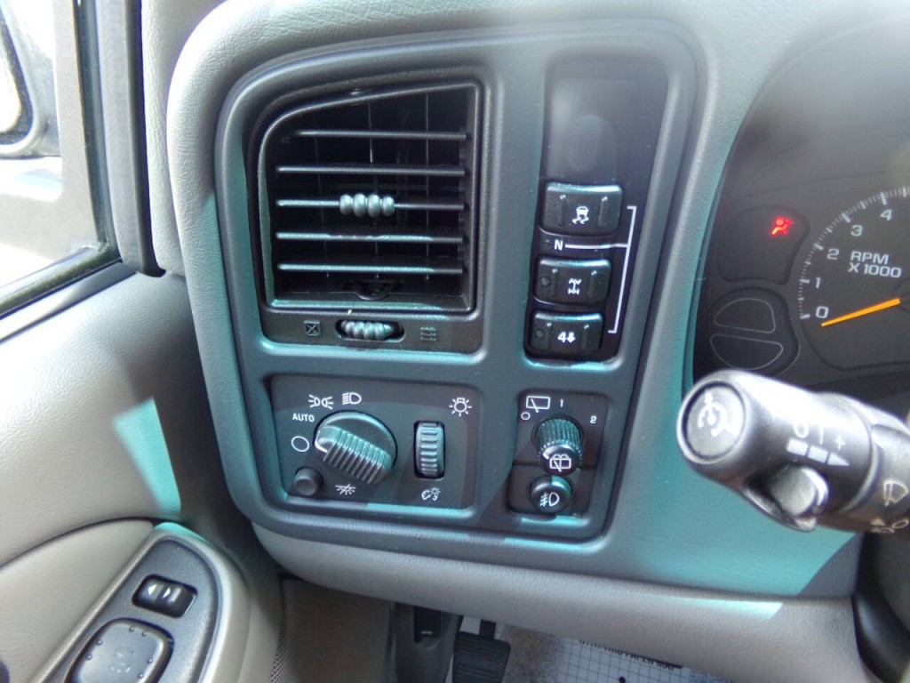 2005 Chevrolet Suburban Image 58