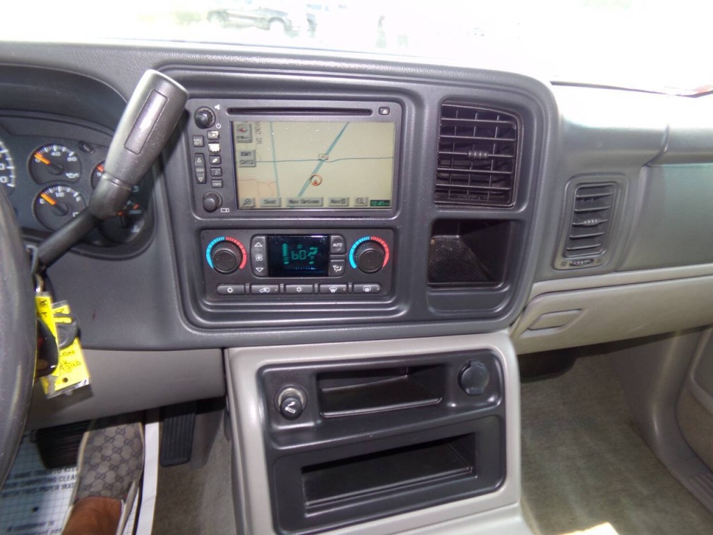 2005 Chevrolet Suburban Image 61