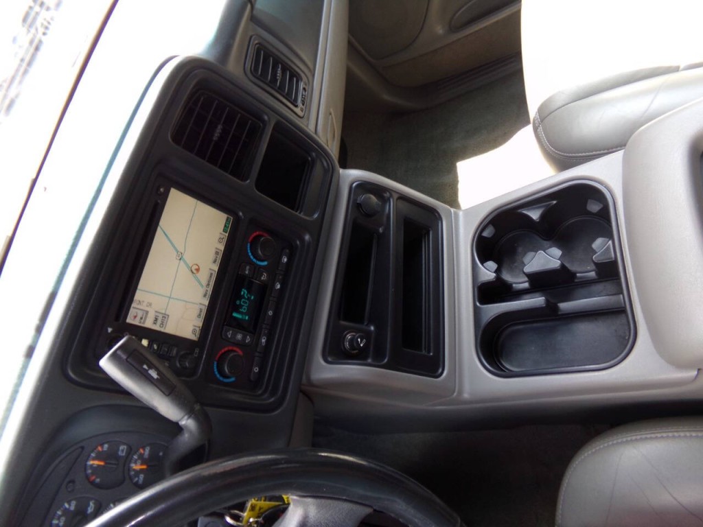 2005 Chevrolet Suburban Image 62