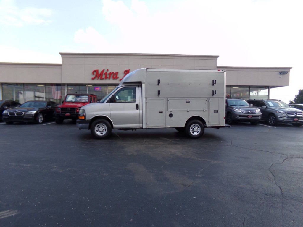 2008 Chevrolet Express Image 1