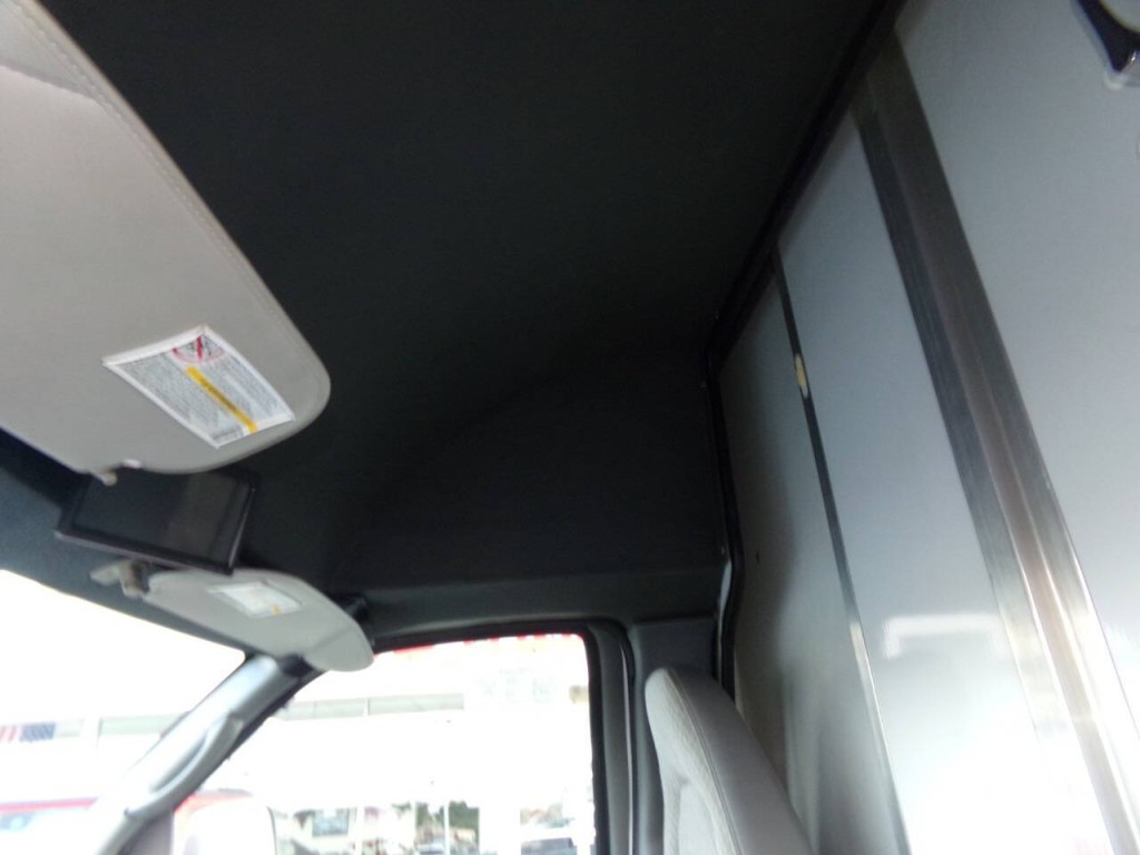 2008 Chevrolet Express Image 11
