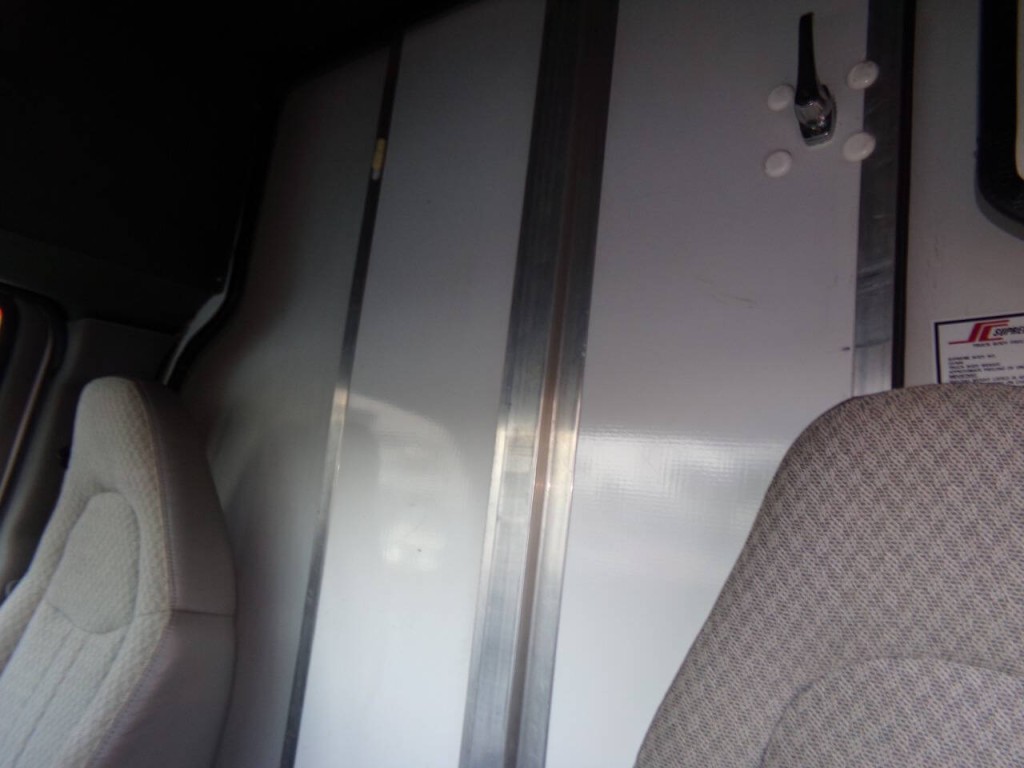 2008 Chevrolet Express Image 12