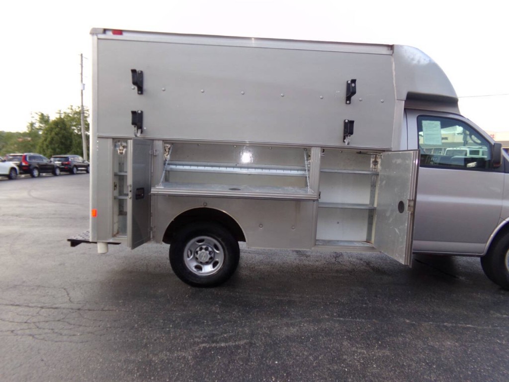 2008 Chevrolet Express Image 22