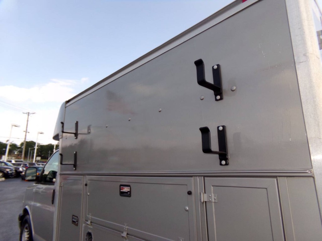 2008 Chevrolet Express Image 33