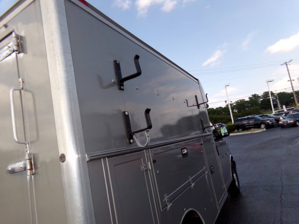 2008 Chevrolet Express Image 34