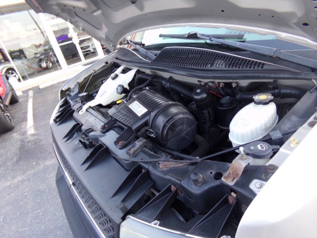 2008 Chevrolet Express Image 37