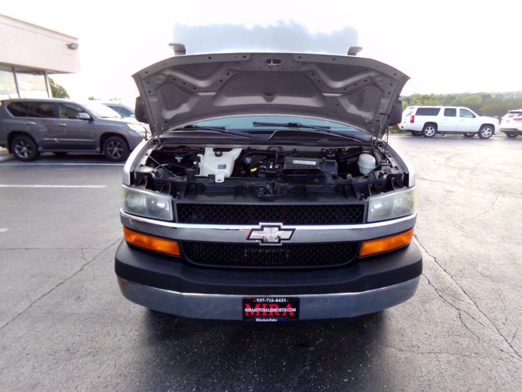 2008 Chevrolet Express Image 39