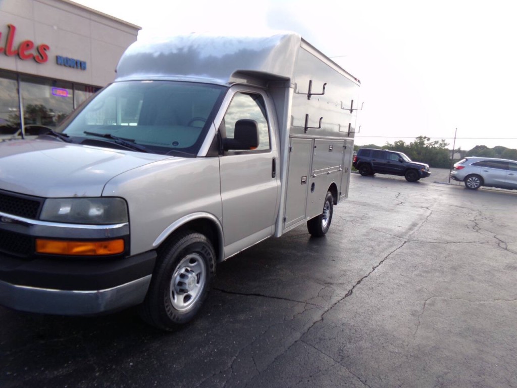 2008 Chevrolet Express Image 40
