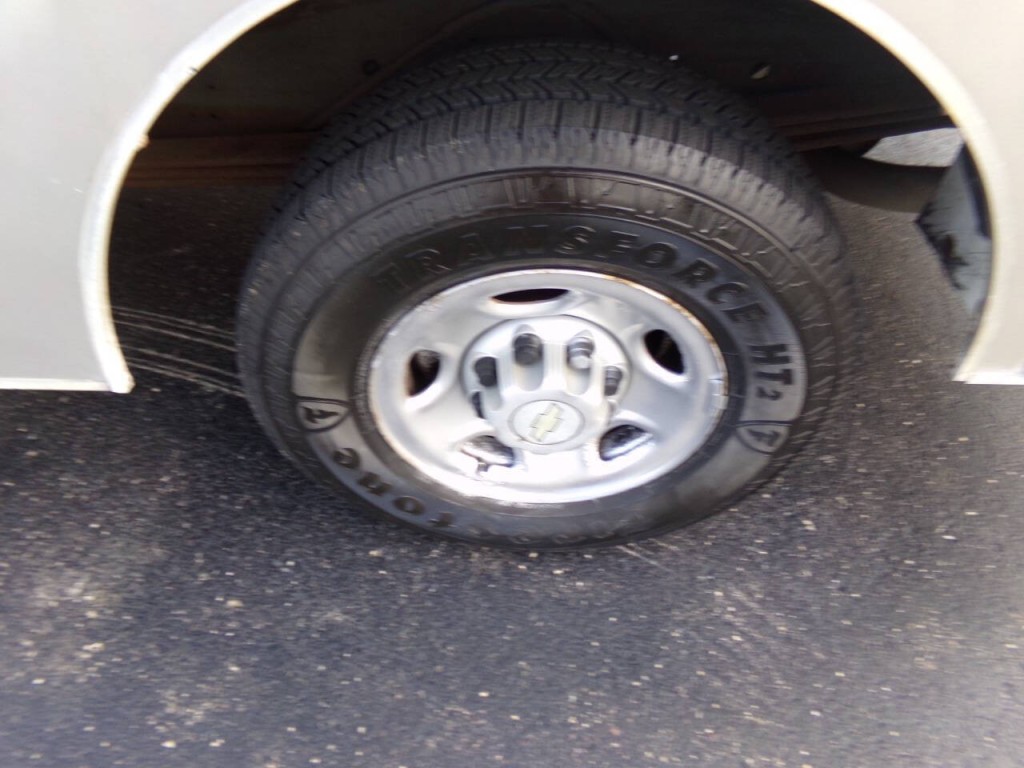 2008 Chevrolet Express Image 43
