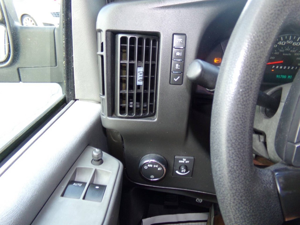 2008 Chevrolet Express Image 57