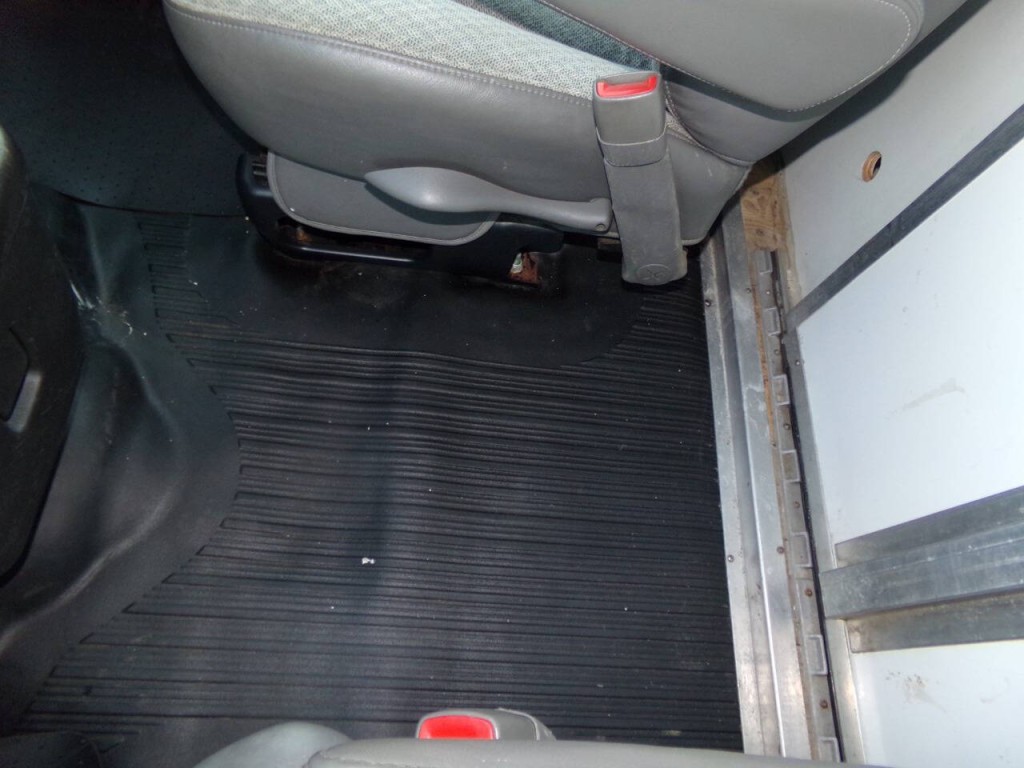 2008 Chevrolet Express Image 61