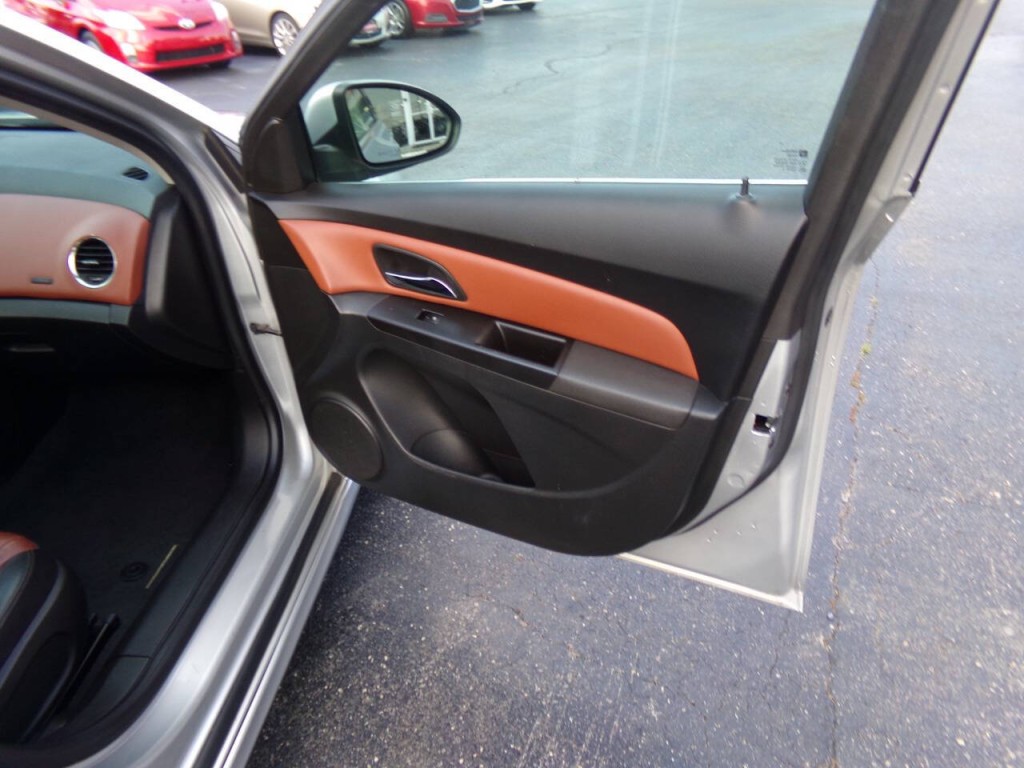 2014 Chevrolet Cruze Image 30