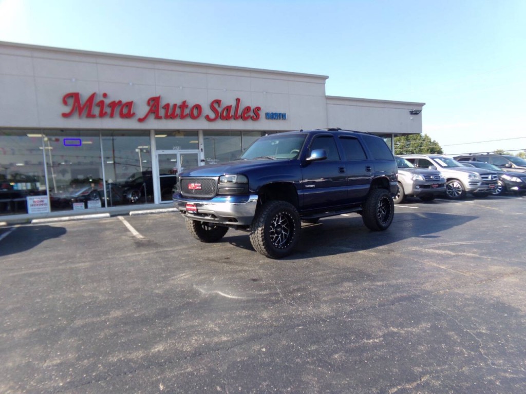 2003 GMC Yukon Image 3
