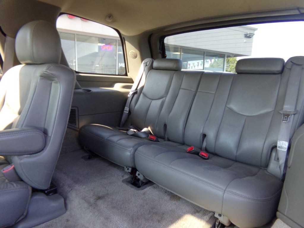2003 GMC Yukon Image 16
