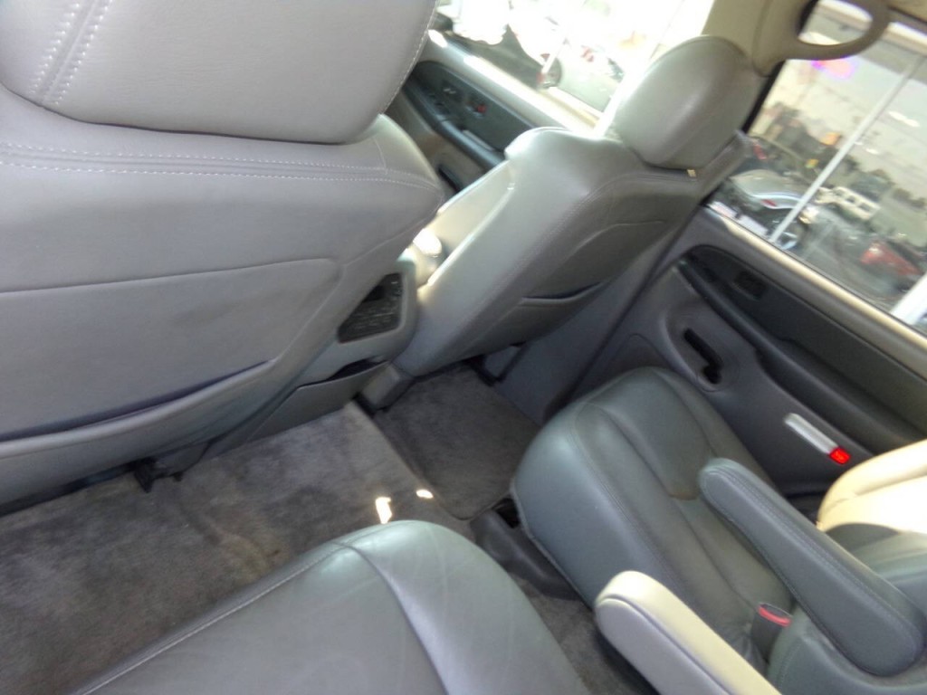 2003 GMC Yukon Image 17