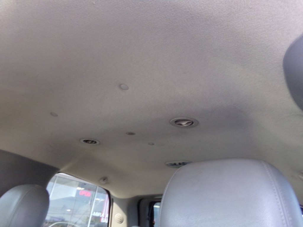 2003 GMC Yukon Image 18