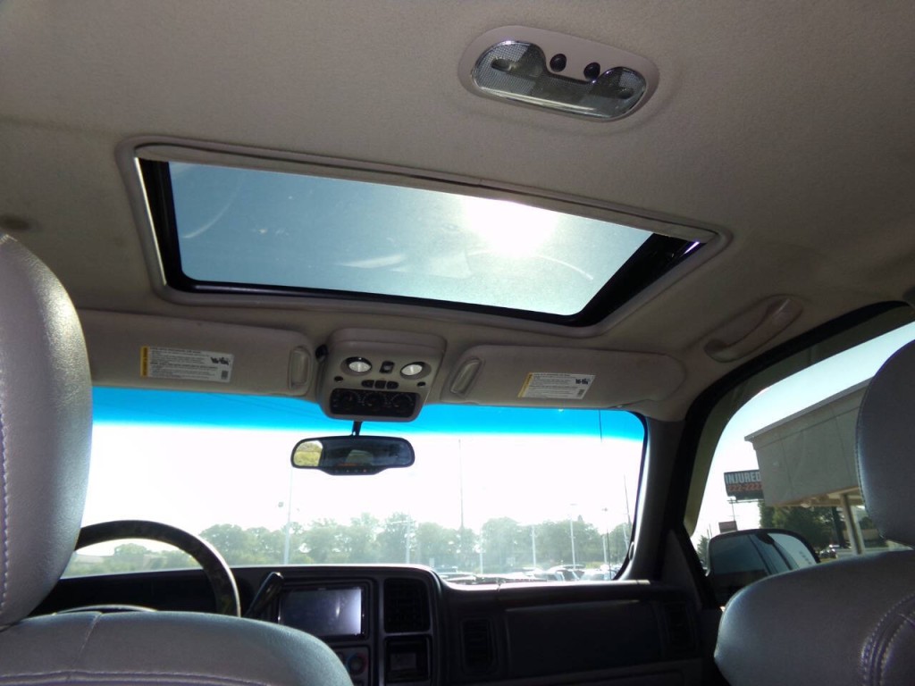 2003 GMC Yukon Image 19