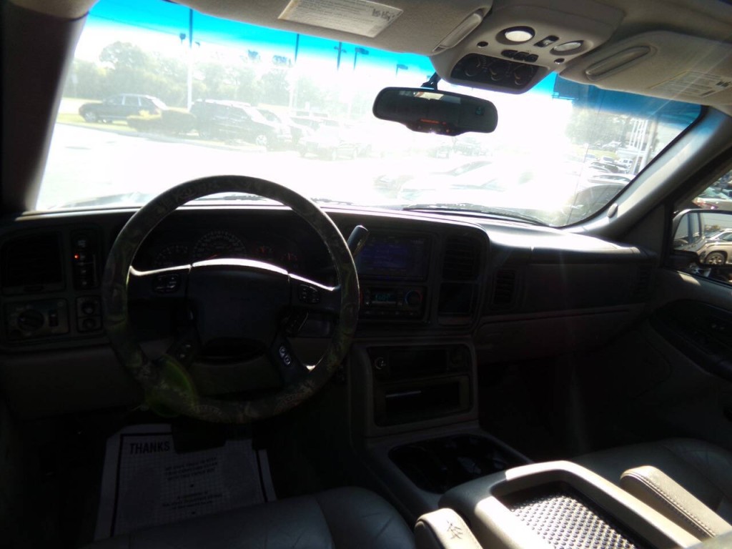 2003 GMC Yukon Image 21