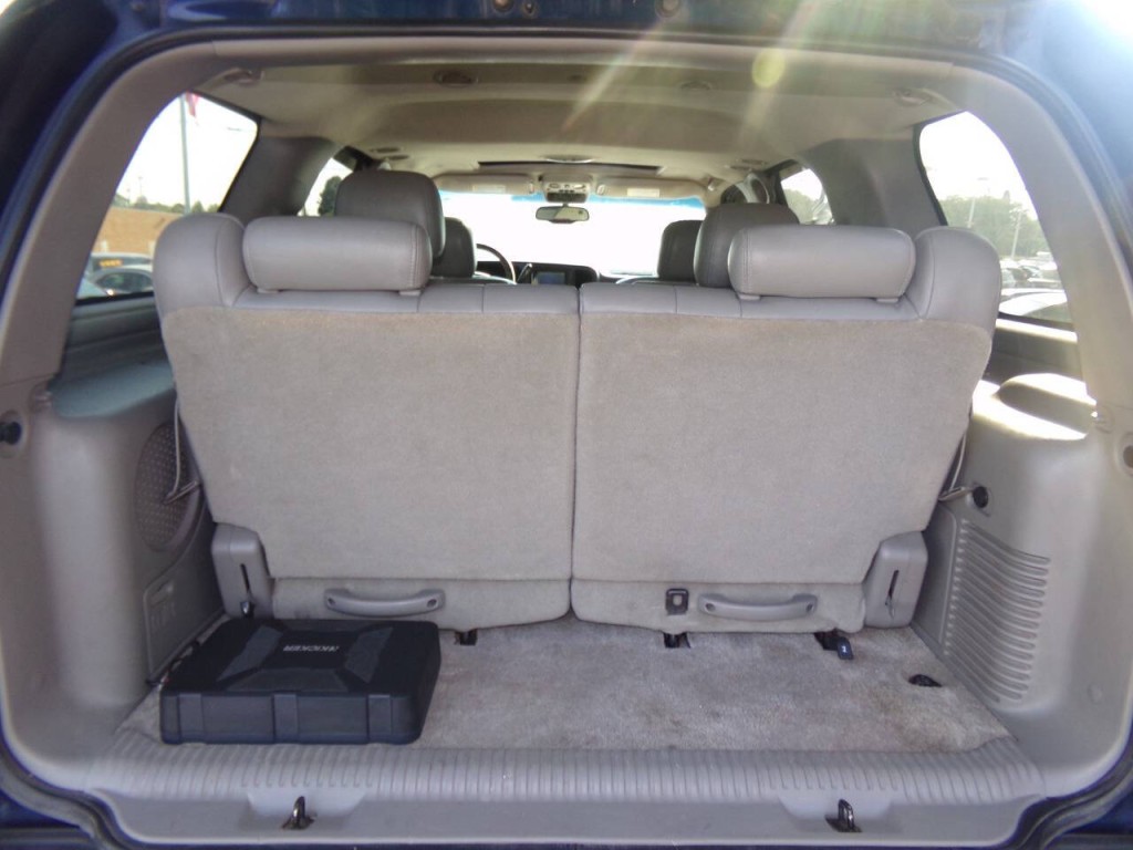 2003 GMC Yukon Image 24