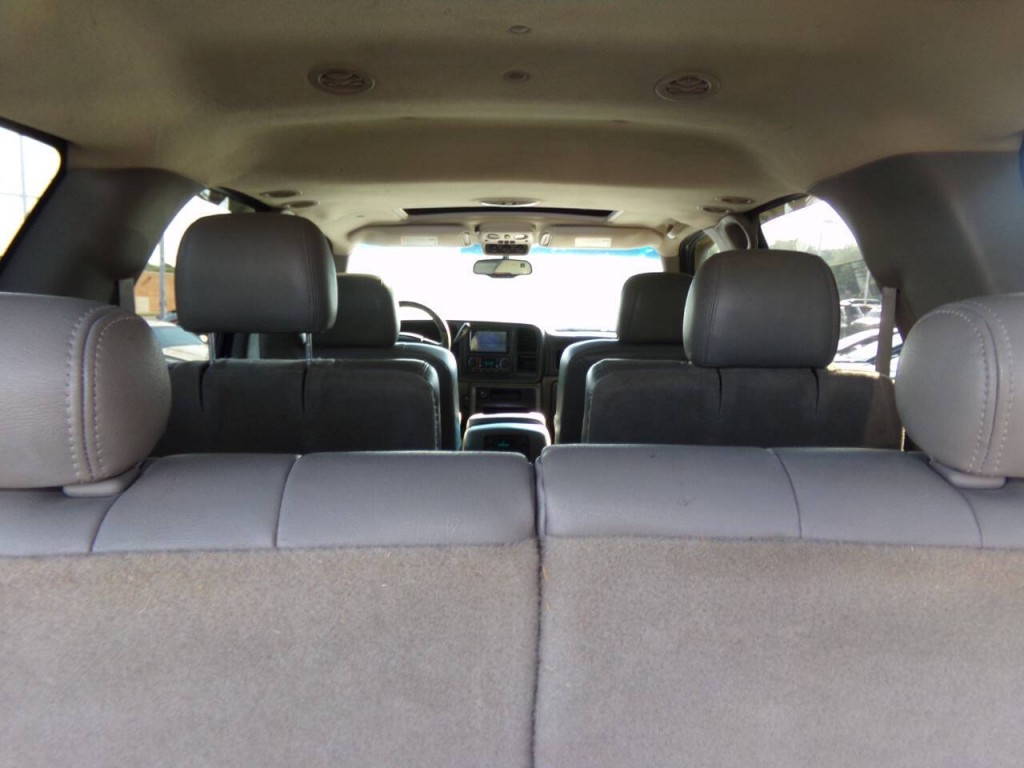 2003 GMC Yukon Image 25