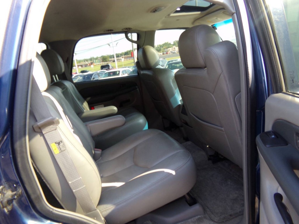 2003 GMC Yukon Image 28