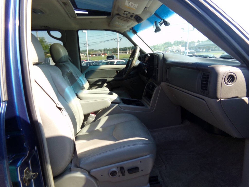 2003 GMC Yukon Image 34