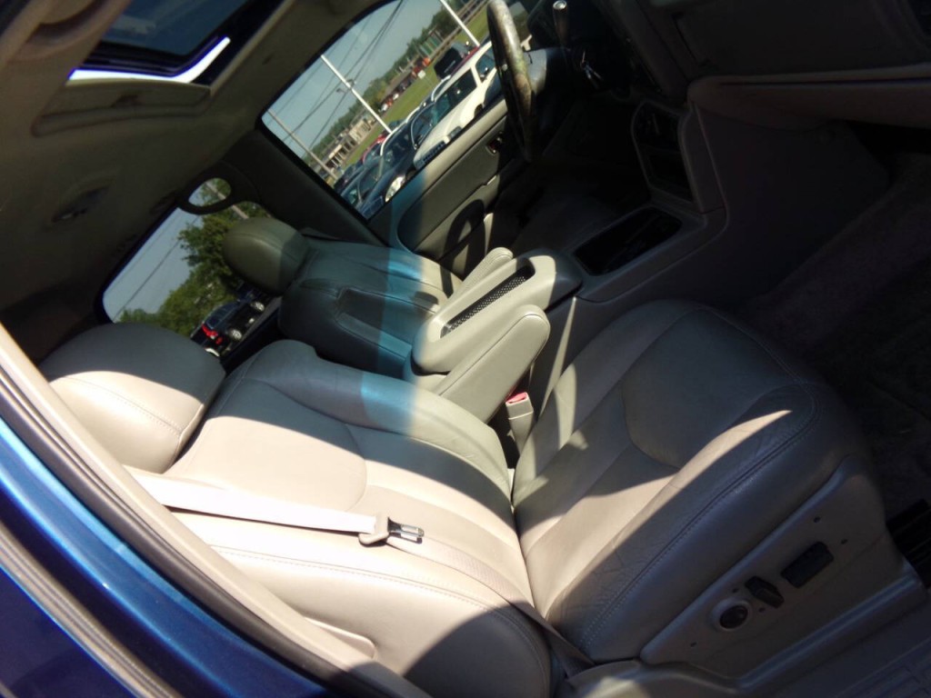 2003 GMC Yukon Image 35