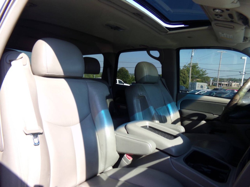 2003 GMC Yukon Image 36