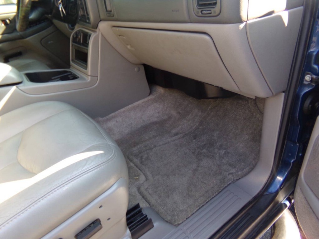 2003 GMC Yukon Image 37