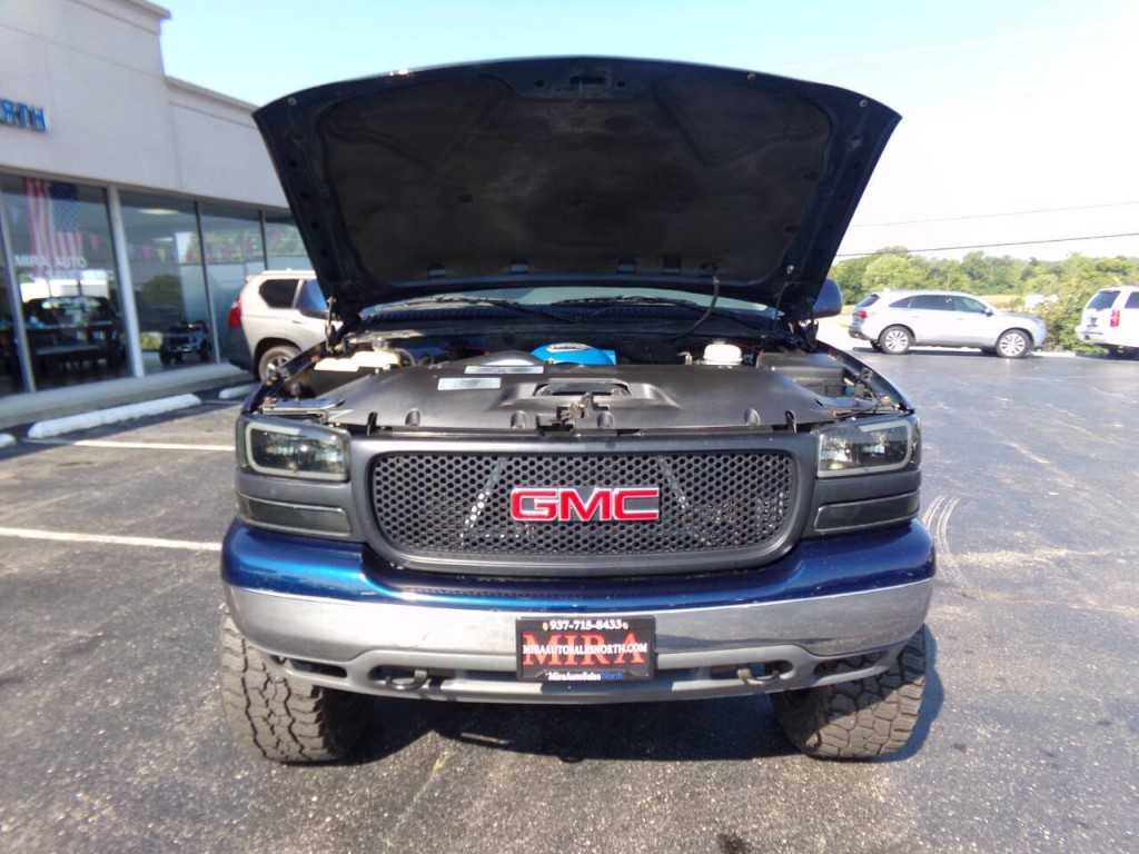 2003 GMC Yukon Image 40