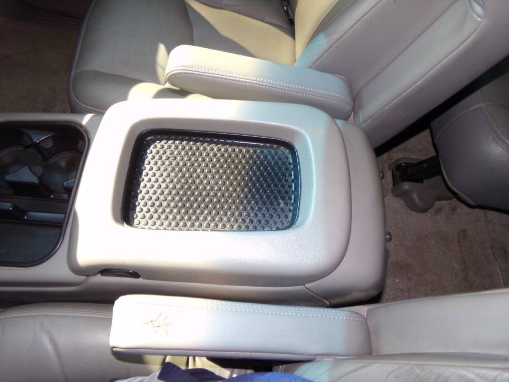 2003 GMC Yukon Image 73