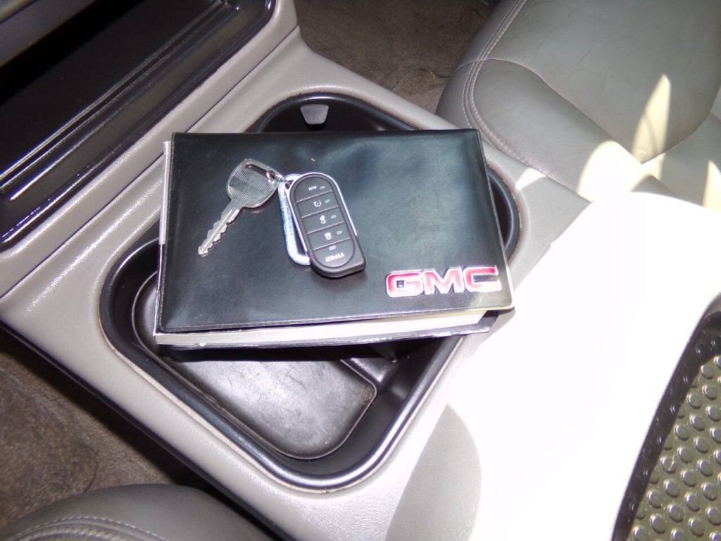 2003 GMC Yukon Image 82