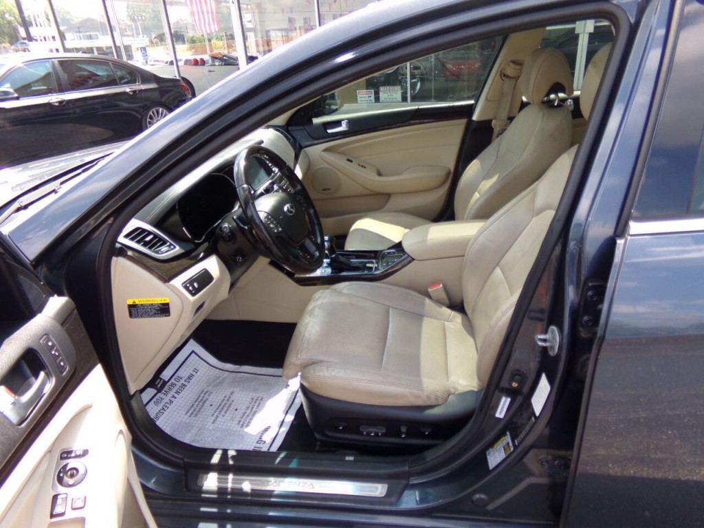 2015 Kia Cadenza Image 13