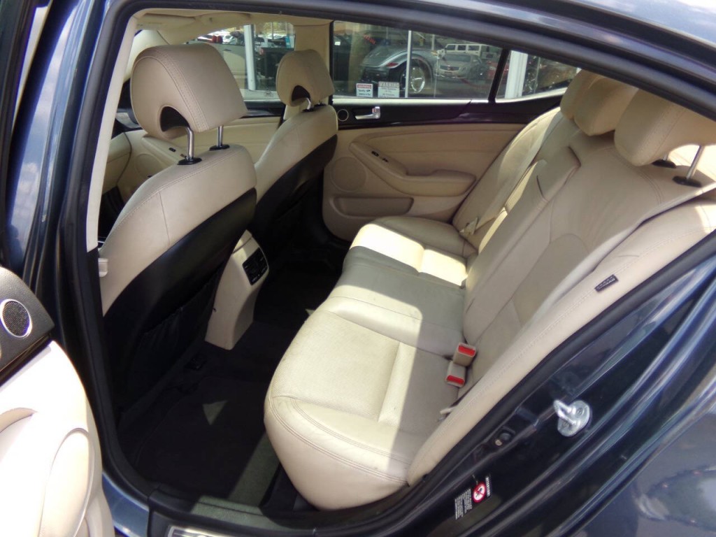 2015 Kia Cadenza Image 16